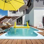 Pet Friendly In With Jacuzzi