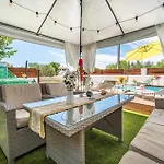 Pet Friendly In With Jacuzzi Apartamento *