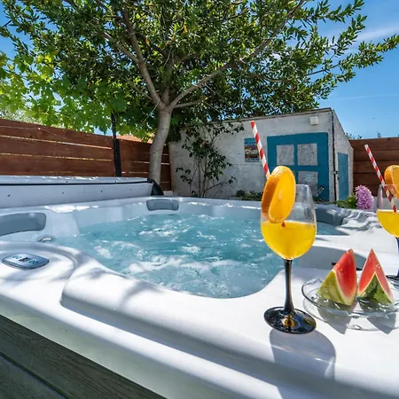 Lejlighed Pet Friendly In With Jacuzzi