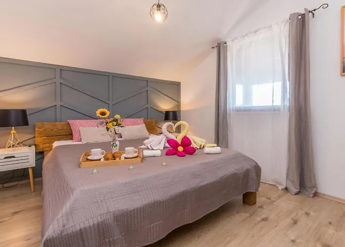 Pet Friendly In With Jacuzzi Apartman Tinj