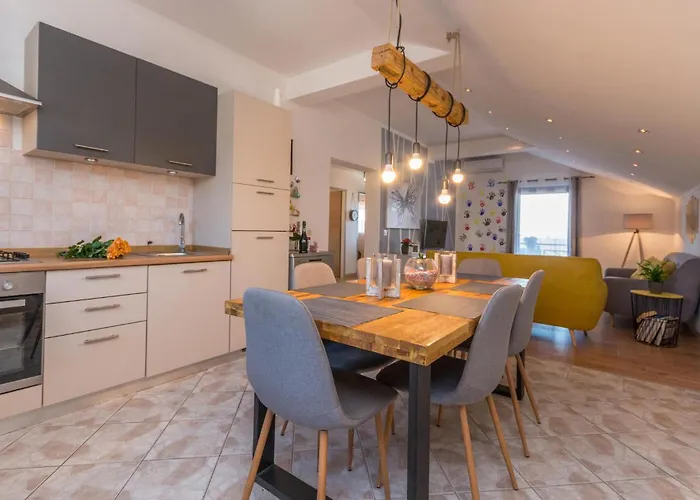 Pet Friendly In With Jacuzzi Apartman