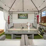 Pet Friendly In With Jacuzzi Lejlighed