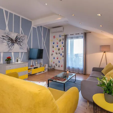 Pet Friendly In With Jacuzzi * Tinj