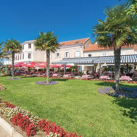 Appartement Pet Friendly In With Jacuzzi Tinj