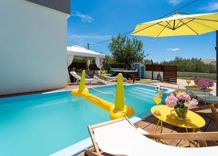 Pet Friendly In With Jacuzzi * Tinj