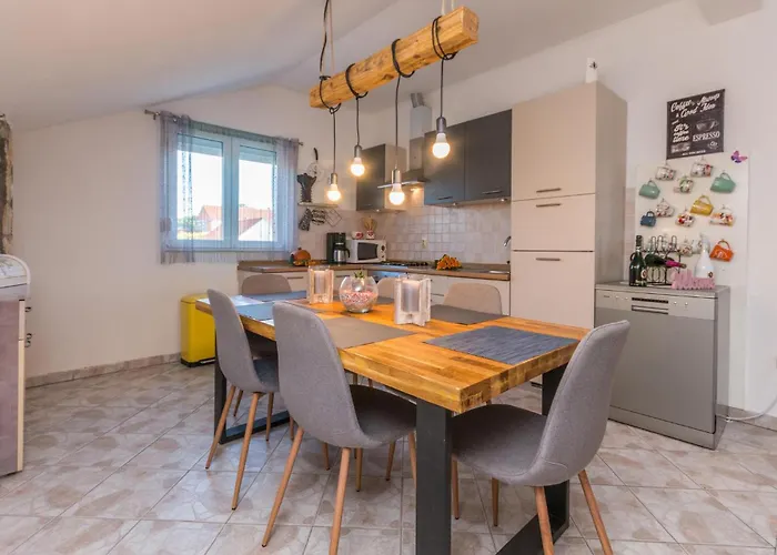 Pet Friendly In With Jacuzzi Апартаменты Tinj